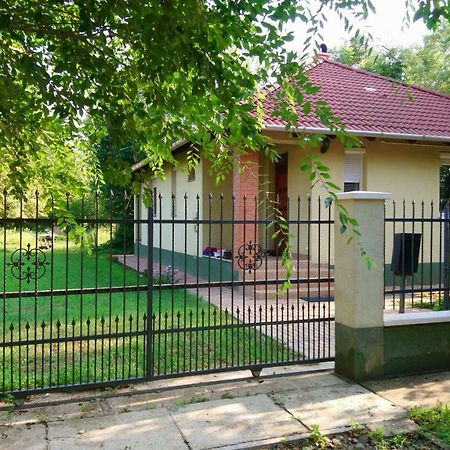 Gyümölcsöskert Szálláshely Debrecen Kültér fotó
