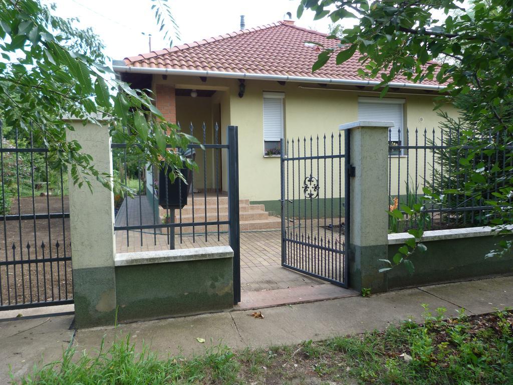 Gyümölcsöskert Szálláshely Debrecen Kültér fotó