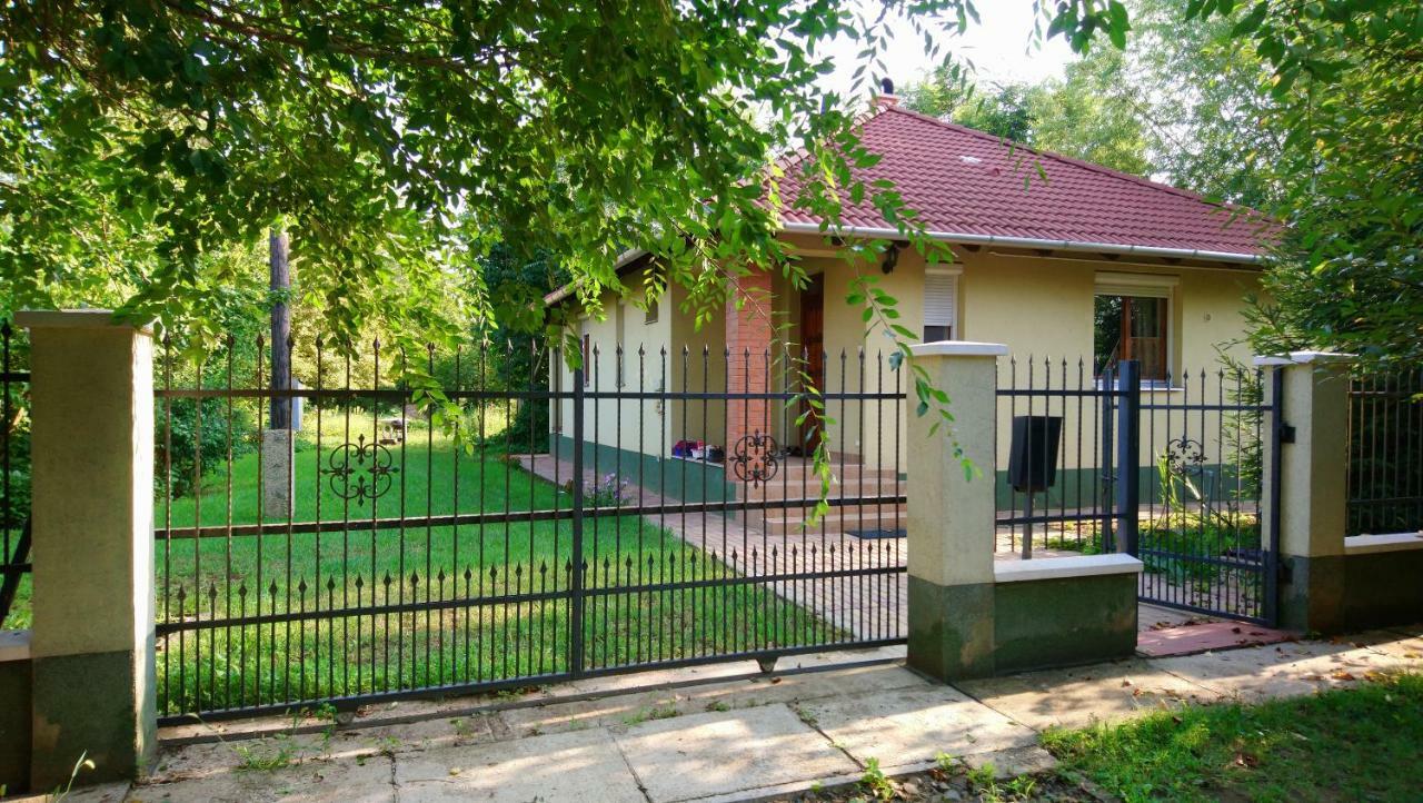 Gyümölcsöskert Szálláshely Debrecen Kültér fotó